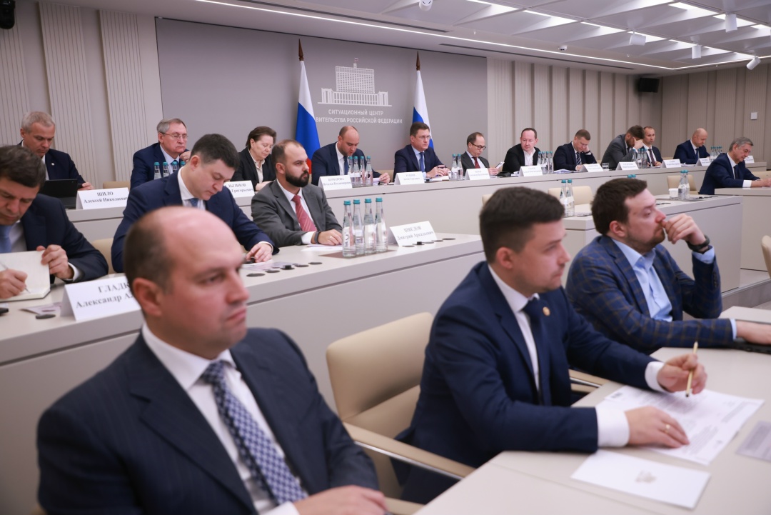 Александр Новак провел совещание по ситуации на топливном рынке.