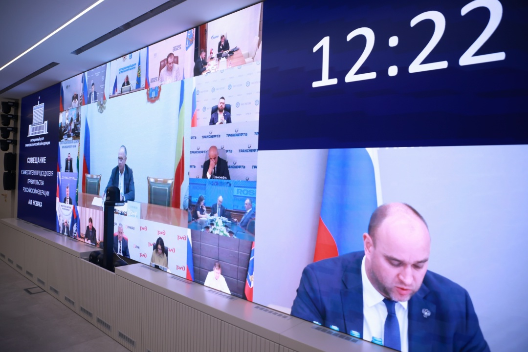 Александр Новак провел совещание по ситуации на топливном рынке.