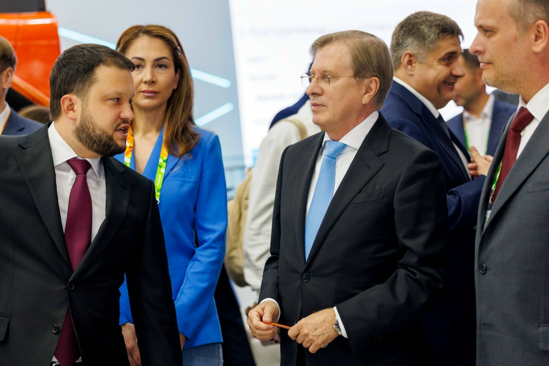 Вице-премьер Виталий Савельев выступил на просветительском марафоне Российского общества «Знание» в рамках Международного фестиваля молодежи в Екатеринбурге.
