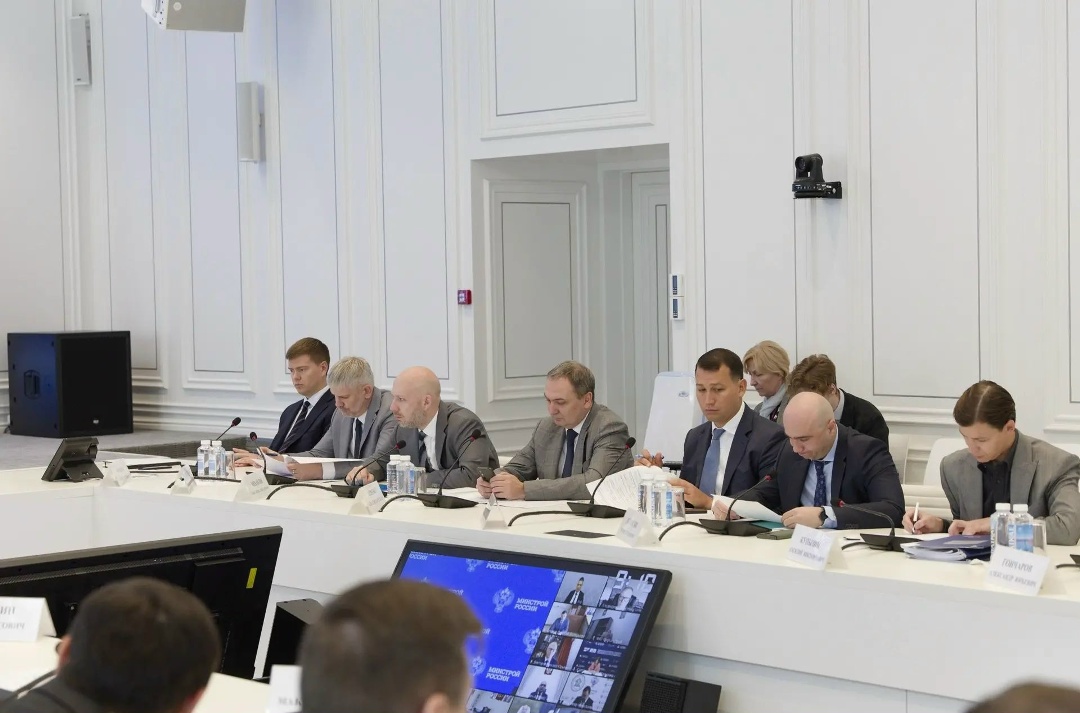 В Минстрое России прошло еженедельное оперативное совещание под председательством Министра строительства и ЖКХ РФ Ирека Файзуллина