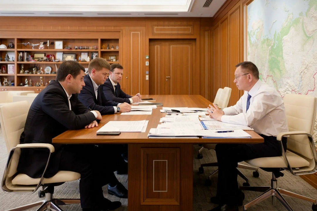 Глава Минстроя России Ирек Файзуллин провел совещание по вопросам совершенствования нормативно-правовой базы в жилищном строительстве