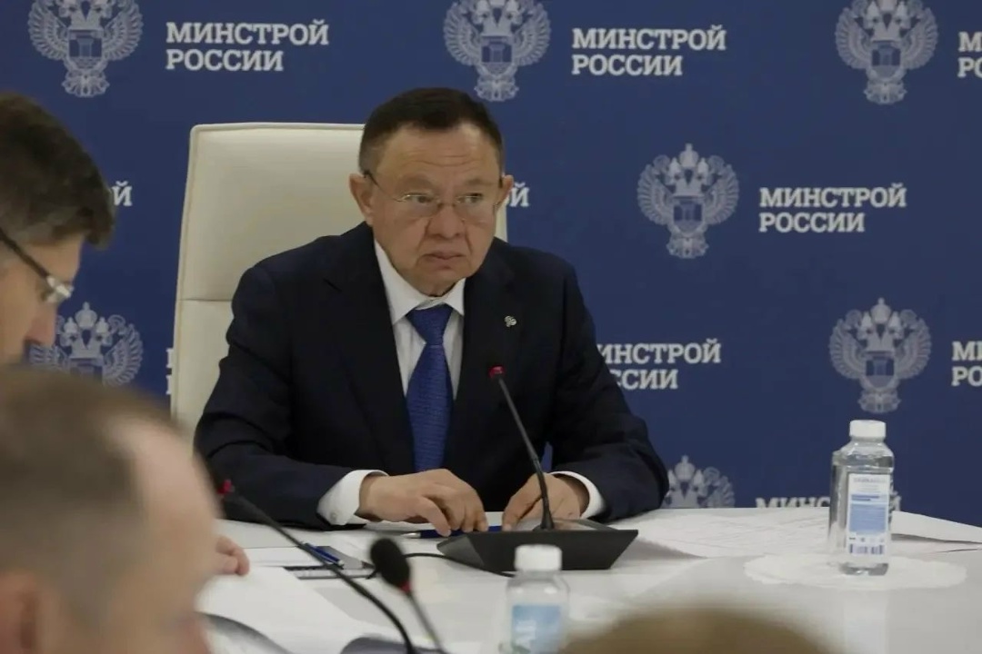 Глава Минстроя России Ирек Файзуллин провел совещание по реализации мероприятий на территории Курской области