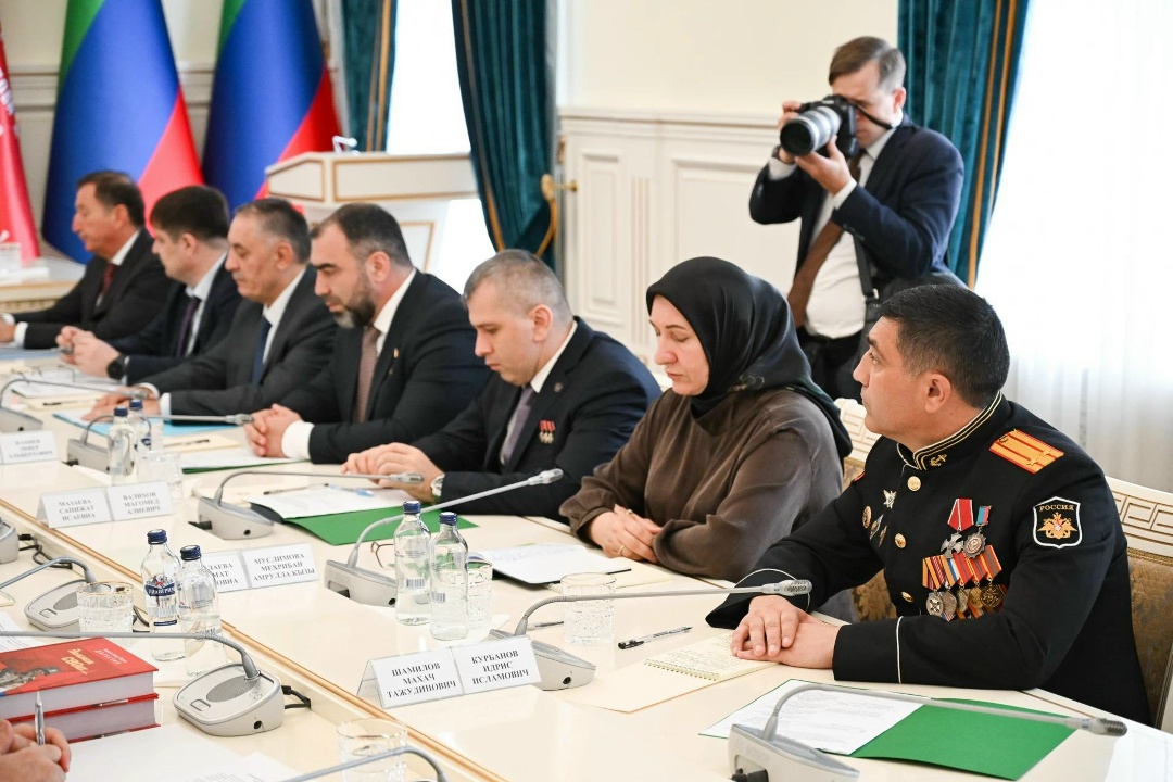 Состоялась встреча Валентины Матвиенко с представителями общественных организаций, оказывающих помощь участникам СВО, ветеранам и членам семей погибших…