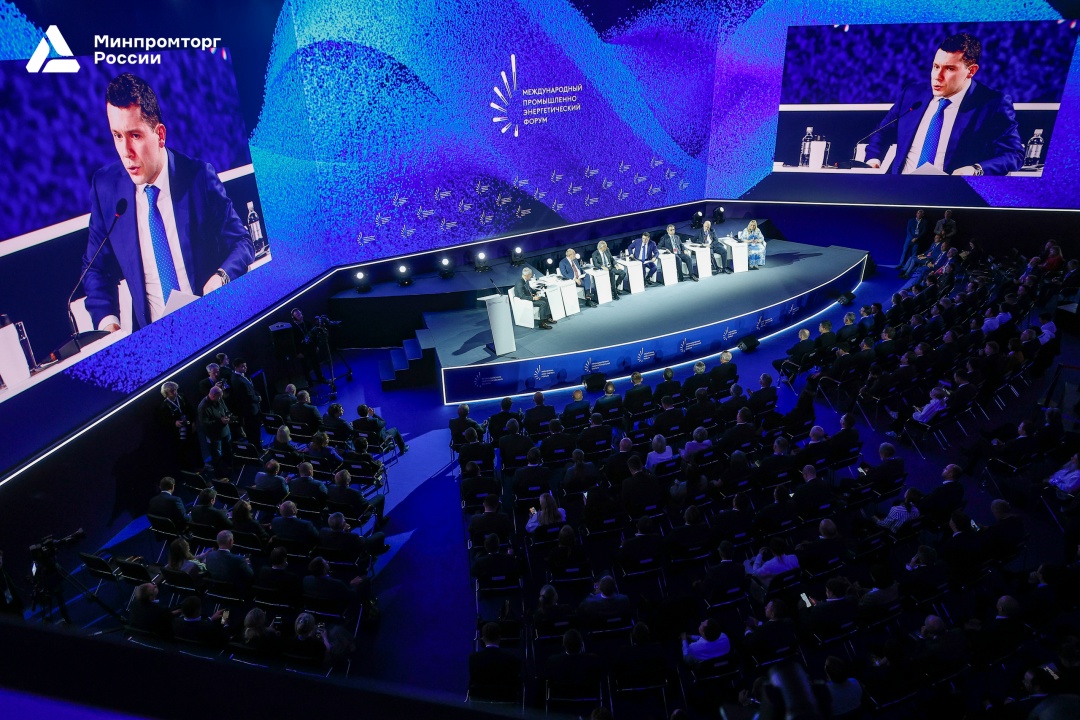 Антон Алиханов принял участие в деловой программе TNF-2026