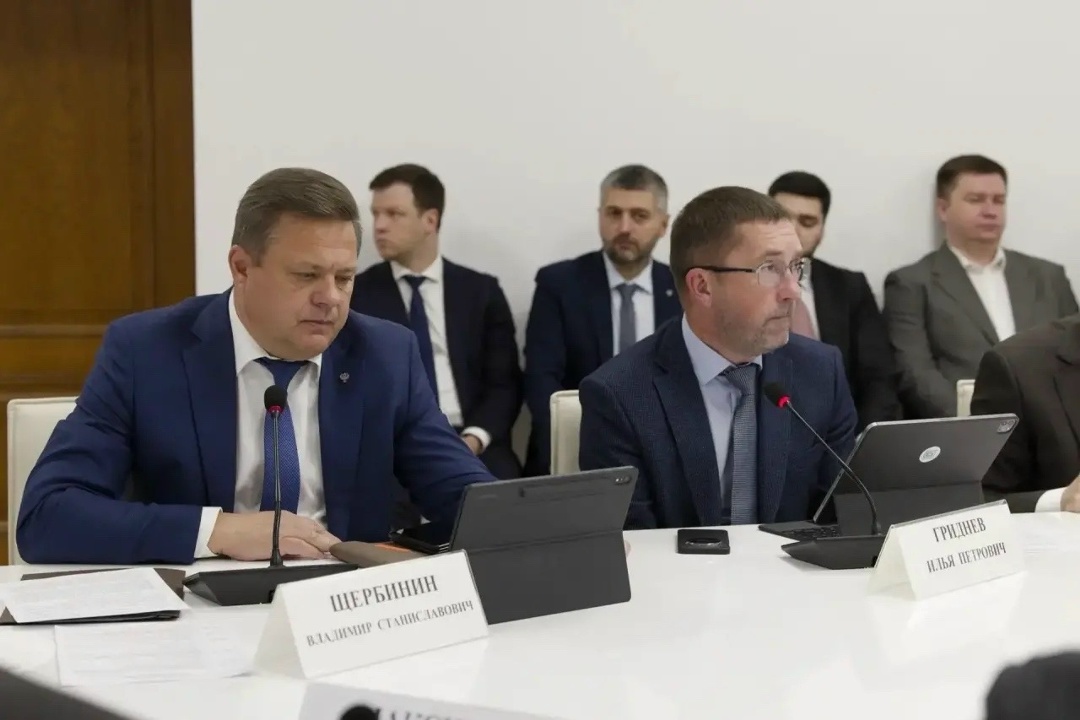 Глава Минстроя России Ирек Файзуллин провел еженедельное совещание с регионами и главными распорядителями бюджетных средств (ГРБС)