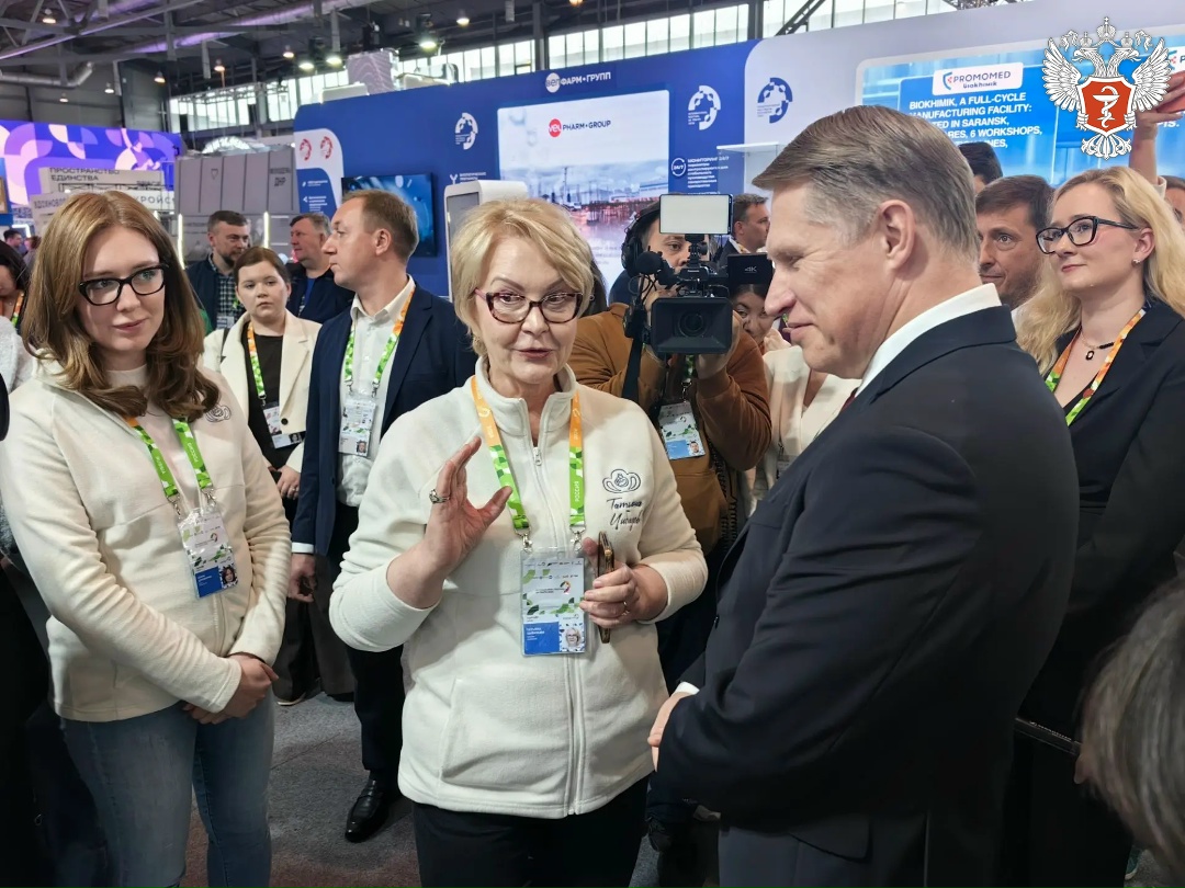Михаил Мурашко посетил пространство «Жизнедеятельность» на МФМ-2026