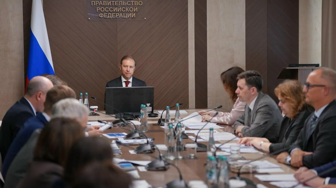 Денис Мантуров провел совещание по развитию сельскохозяйственного машиностроения.