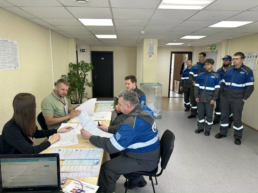 ВЫБОРЫ-2026 Работники Амурского ГПЗ присоединились к голосованию на избирательных участках