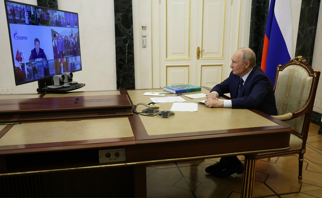 Алексей Миллер принял участие в телемосте Президента России Владимира Путина по подключению к сетевому газу социальных объектов и жилья в пяти регионах РФ.